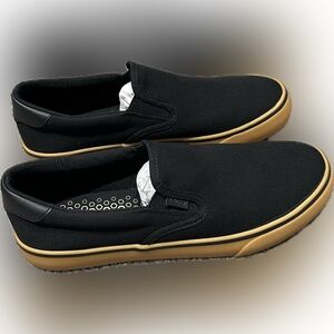 Lugz Men’s Clipper Slip-On Sneaker Black with gold/orange sole. 9 1/2